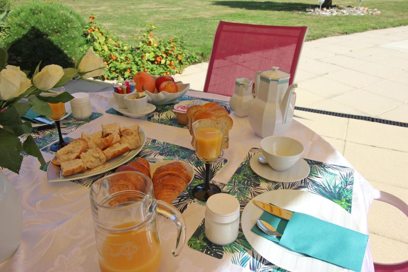 Bed and breakfast Les Carpes A Limoges Extérieur photo