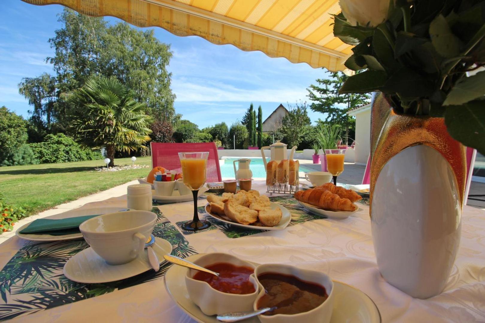 Bed and breakfast Les Carpes A Limoges Extérieur photo
