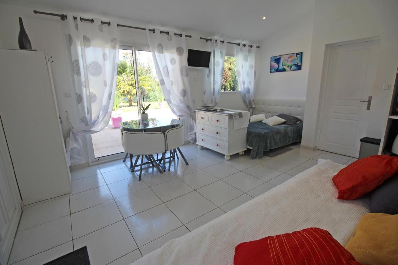 Bed and breakfast Les Carpes A Limoges Extérieur photo